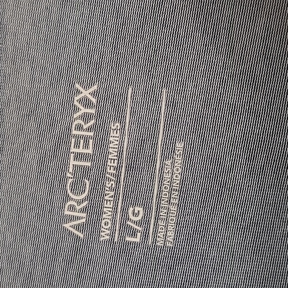 Arc'teryx tank top. Size large - Picture 2 of 7